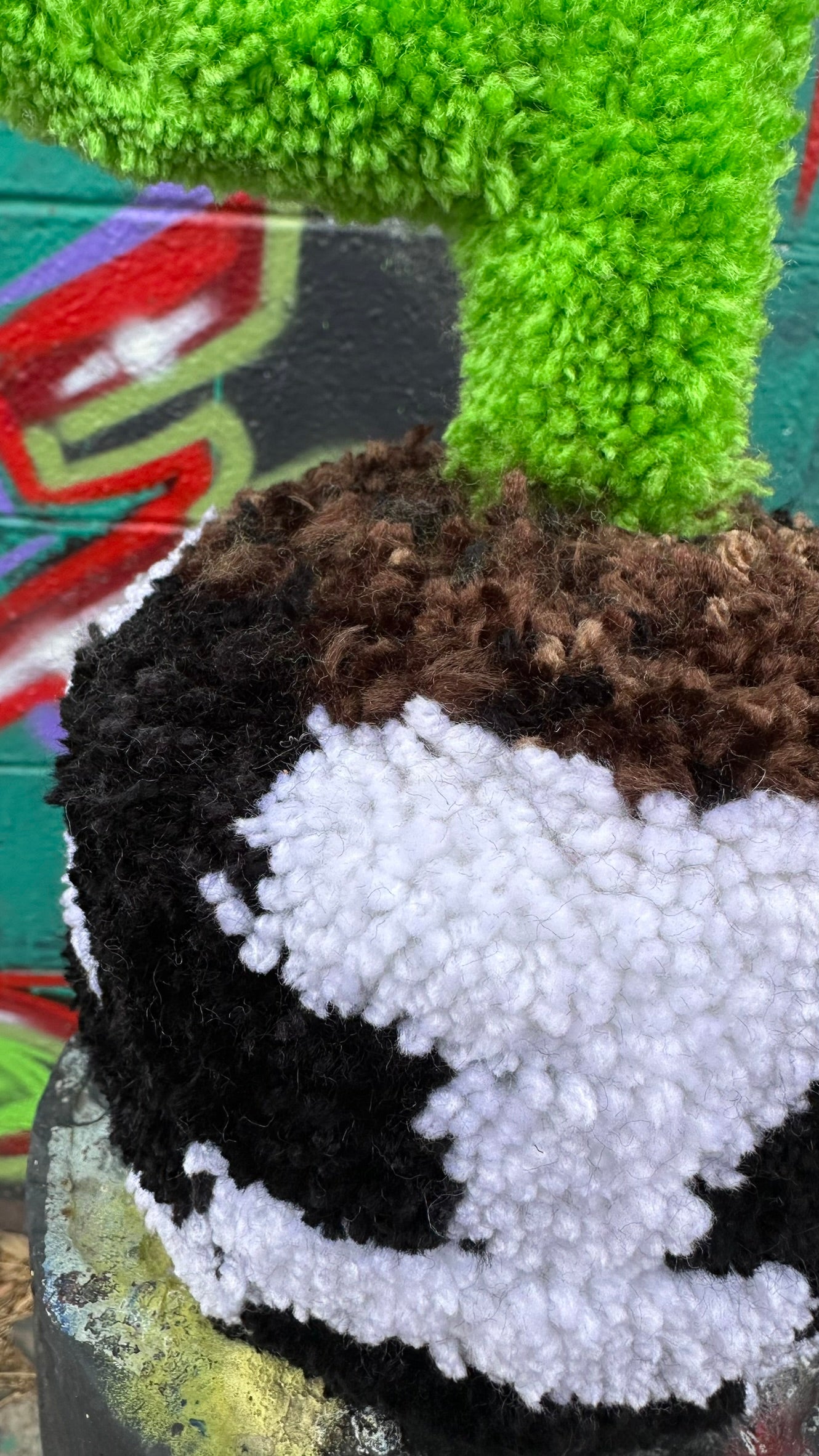 Yarn Cactus: Black and White
