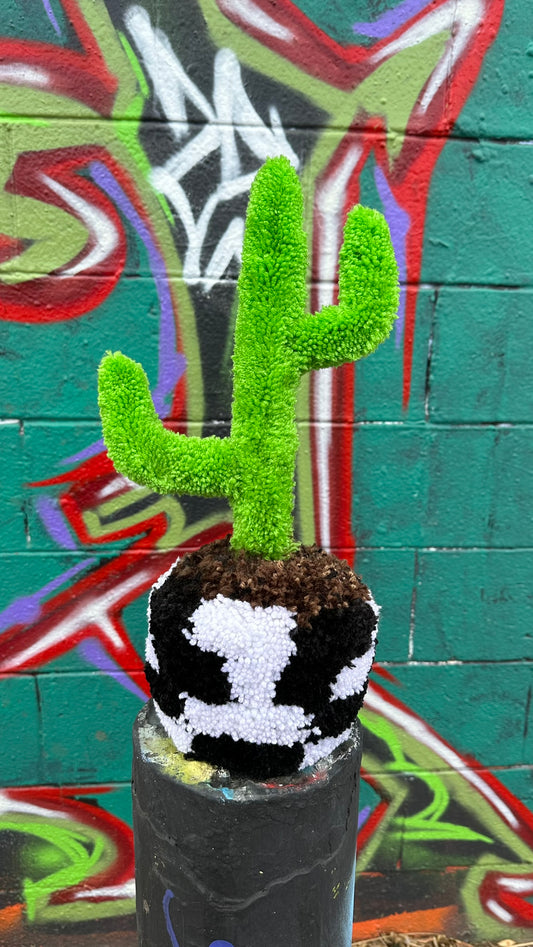 Yarn Cactus: Black and White