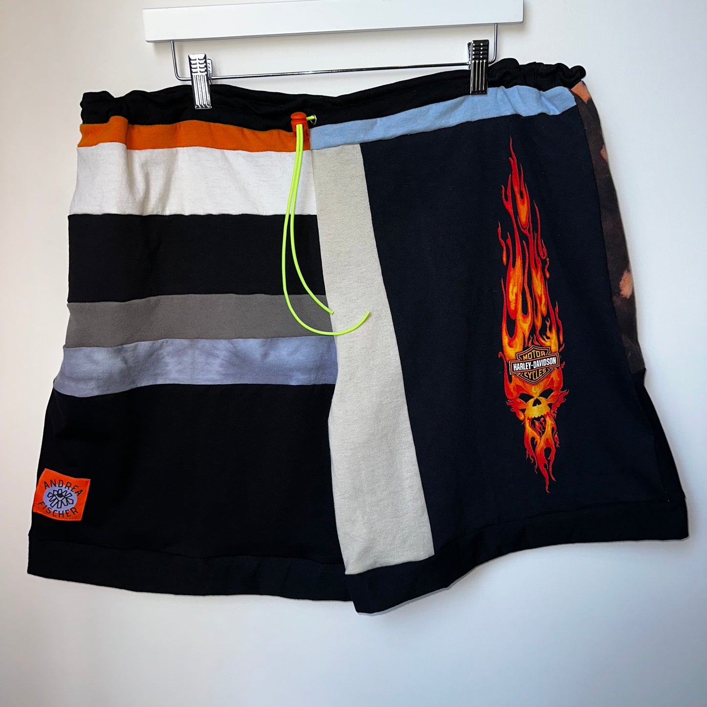 Large Shorts: Skull Flame