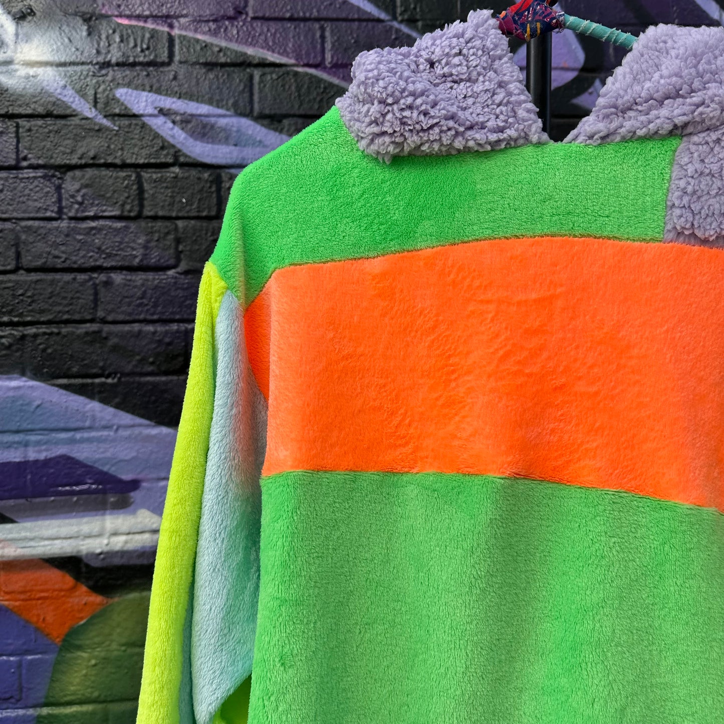 Fuzzy Sweatshirt: #21 ✿ L/XL
